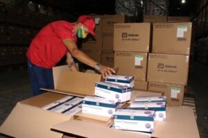 Governo do Amazonas recebe 62 mil testes de Covid-19